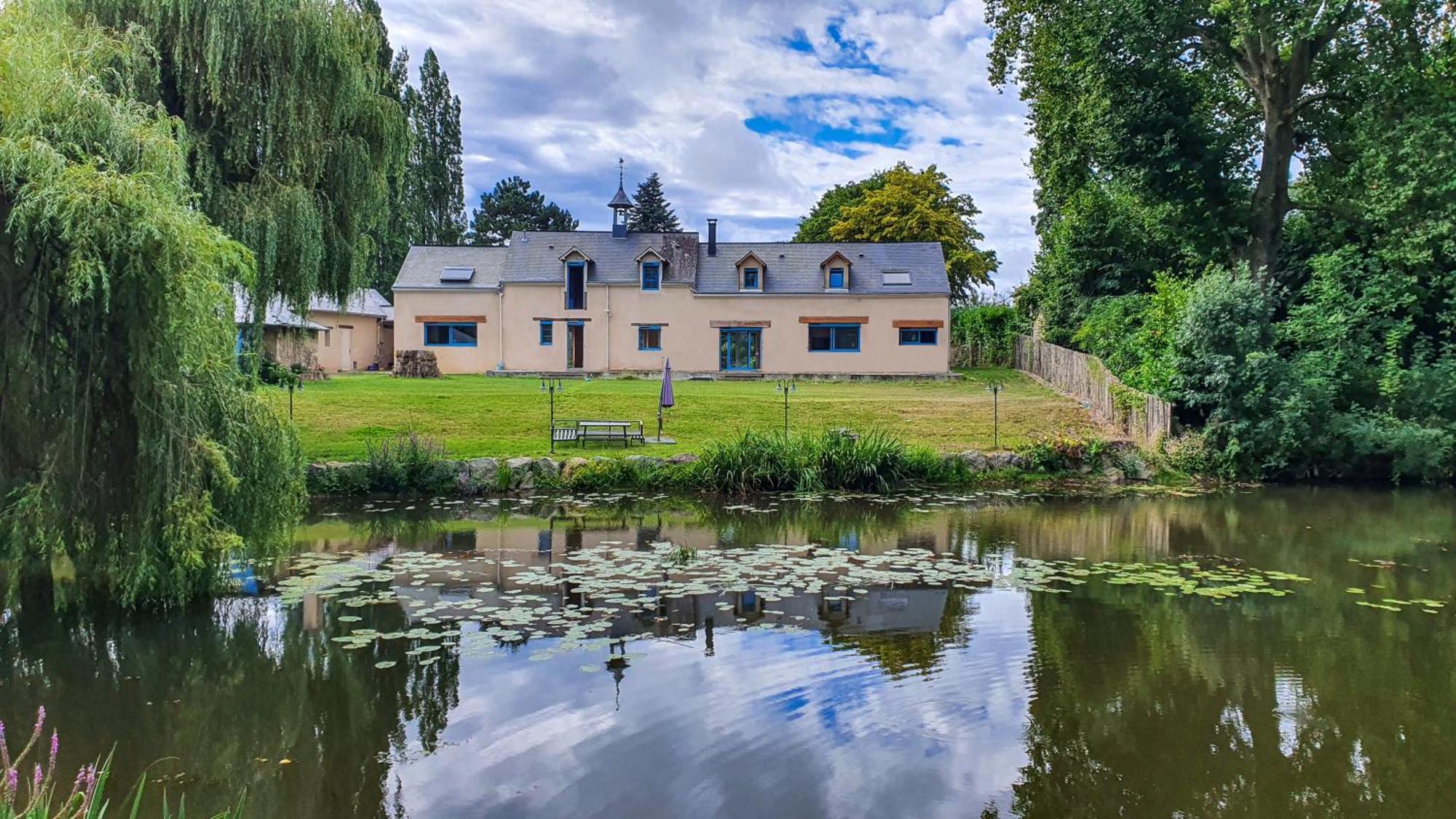 Bed and Breakfast Au Fil De L'Eau La Chapelle-Saint-Aubin Zewnętrze zdjęcie